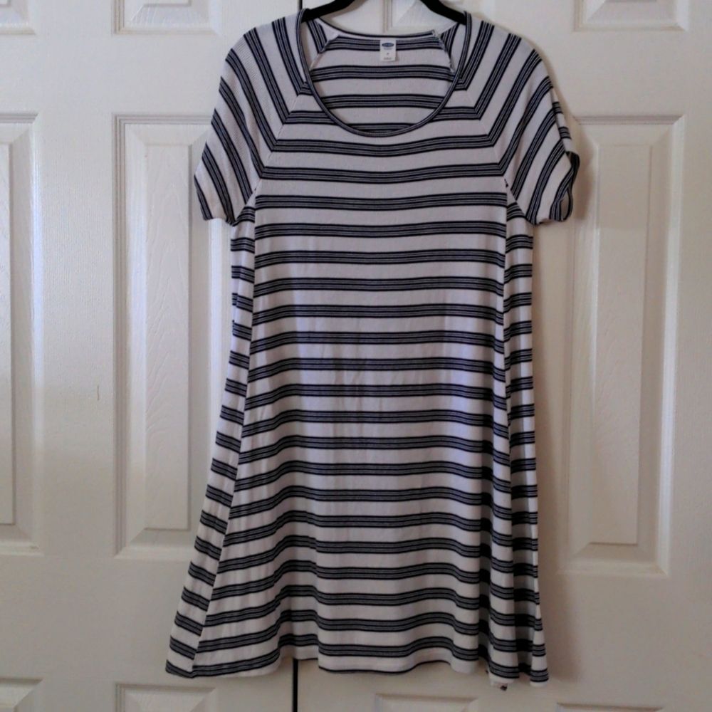 Like new old navy Tshirt dress stripped‎